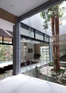 Rumah Mewah Dengan Kolam Renang & Rooftop Lokasi Dekat Kampus Sanata D