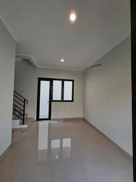 Rumah Baru 2 Lantai Bagus Dan Nyaman Di Cluster Regia