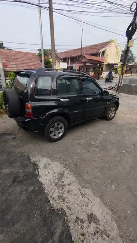 Dijual Suzuki Grand Escudo 2.0 2004 A/T