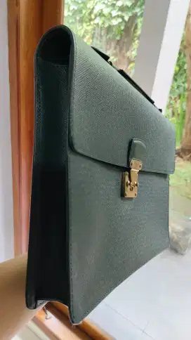 Authentic Louis Vuitton Taiga Briefcase