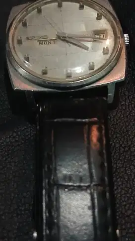 SEIKO SEALION WHITE DIAL M 88