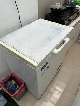 Freezer RSA Cf-150 kapasitas 150 liter Pendingin Bekas Normal