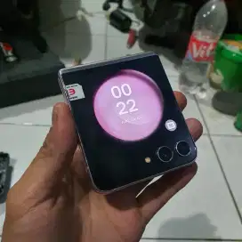 SAMSUNG GALAXY Z FLIP 5 5G SEIN RESMI 256 GB MULUS MINUS TOMPEL KECIL