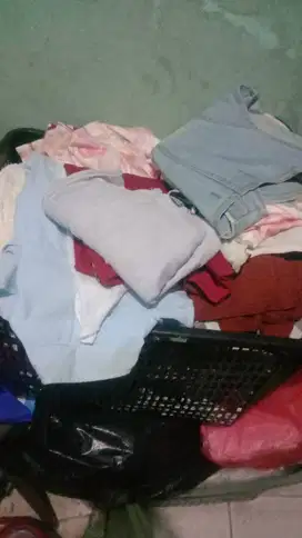 Baju bekas layak pakai