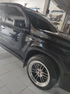 Xtrail T31 urban selection Hitam 2.4