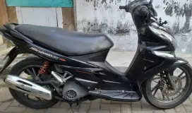Suzuki skiwave antik