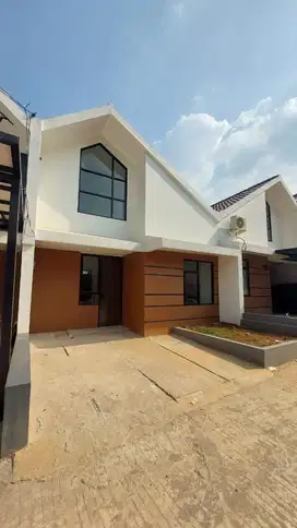HOT PROMO Rumah Semi 2 Lantai Harga 1 Lantai Strategis di Depok