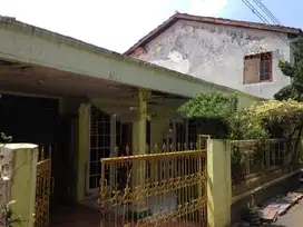 Jual DIBAWAH PASAR !!!Rumah Kost Tua di Kebon Baru Tebet Jaksel