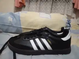 Sepatu Adidas Samba no 41.5 made in Vietnam