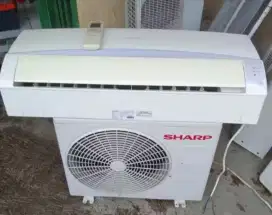 Di jual cepat 2 unit AC Sharp 1 PK dan 0.5 PK sudah sama pasang