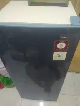 Di juwal kulkas pintu 1  baru pakek 3 blm