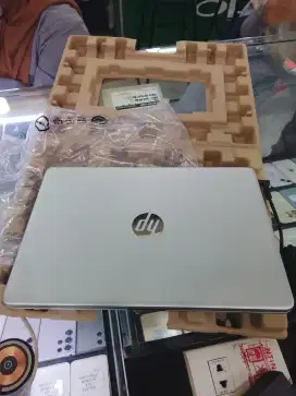 Dijual Laptop HP 14s-dq5153 TU, SSD 256 gb, Ram 8 Gb. Mulus ori . Nego