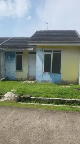 Rumah Hook Strategis Jual Cash / Over Kredit di Klapanunggal Cileungsi