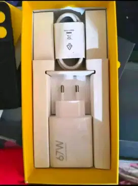 Charger Original Bawaan Poco F4