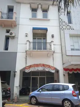 Disewakan cepat ruko 3 lantai di kawasan komersil  pondok indah