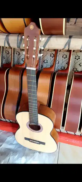 Gitar akustik klasik