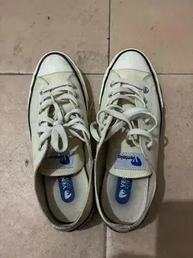 Sepatu ventela ukuran 41
