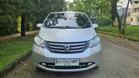 Honda Freed PSD 2010 Istimewa (CASH)