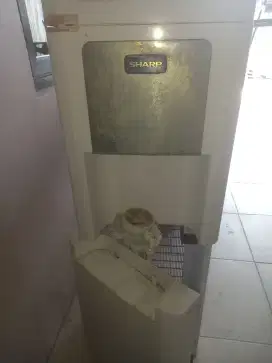 Dispenser Sharp galon bawah