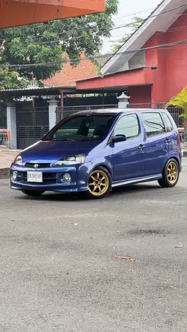 Daihatsu YRV 2002