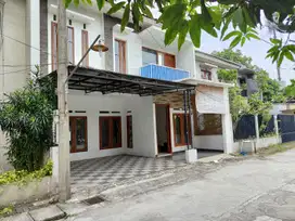 Rumah 2 Lantai 7 Kamar Tidur di Pangkalanjati Cinere, Depok