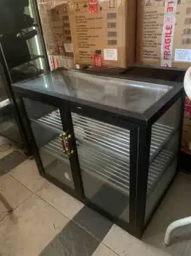 Etalase jualan Gorengan / makanan
