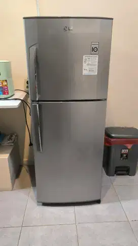 Kulkas LG 2 Pintu