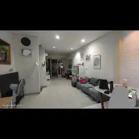 Rumah Rapih Siap Huni di Golf Lake Residence
