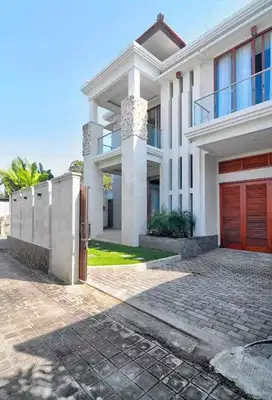 Jual Rumah Mewah 2lt di Dekat Pantai Sindu Sanur area invest Strategis