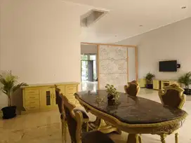 Di sewa rumah dikawasan golf island dengan ukuran 12x30 full furnish
