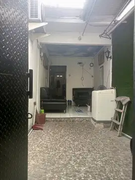 DIJUAL CEPAT RUANG USAHA PINGGIR JALAN  BINTARA