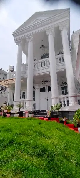 dijual rumah mewah plus kolam renang di legenda wisata cibubur