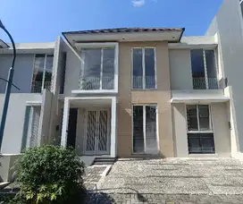Rumah 2nd siap huni Citraland dekat pasar modern