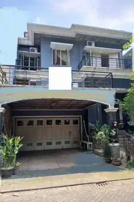 Rumah Siap Huni 2 Lantai di Raffles Hills Cibubur