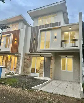 Dijual Rumah Bagus, Jarang ada, Dijual Murah di Accolla Park, Serpong