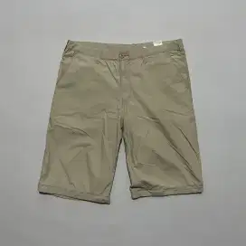 SHORT PANTS UNIQLO CELANA CHINO PENDEK CREAM ORIGINAL