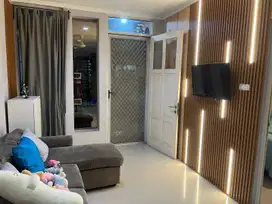 DIJUAL RUMAH CANTIK FULLY FURNISHED TAMAN SEMANAN INDAH JAKBAR