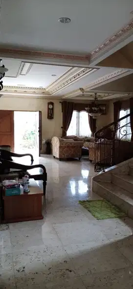 rumah mewah permata buana ada kolam renang