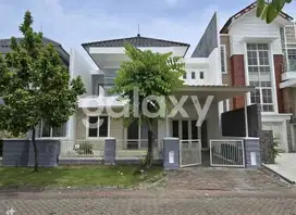Rumah San Antonio Pakuwon CityMINIMALIS SIAP HUNI FURNISH carport