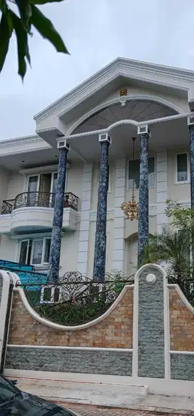 Dijual Rumah Villa Mewah dan Bagus di Kelapa Gading