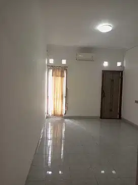 DIJUAL RUMAH TAMAN KENCANA POSISI DEPAN TAMAN JAKARTA BARAT