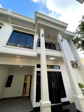 Dijual rumah ready stok 2 lantai strategis di jakarta