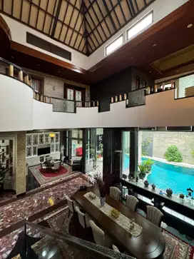Rumah 2  lantai di Pondok Indah, Jakarta Selatan