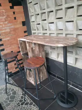 1 set meja bar 2 kursi informa industrial