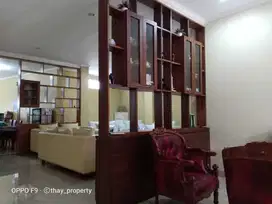 Rumah 2 Lantai Di Jatinegara, Lokasi Strategis