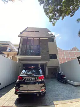Rumah Modern Strategis di Pangkalan Jati, Akses Mudah ke Segala Arah!