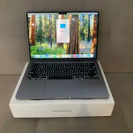 Macbook Air M2 Ibox 8/256GB BH100%