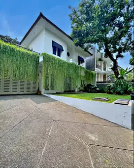 JUAL RUMAH MEWAH 2 LANTAI SIAP HUNI DI TIRTAYASA KEBAYORAN BARU JAKSEL