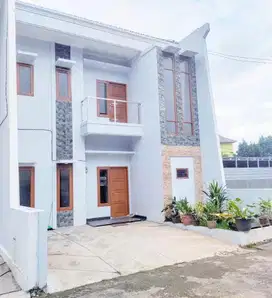 Dijual Cepat Rumah Baru 2 Lantai Carport Muat 2 Mobil Jalan Lebar