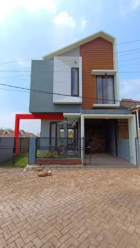 Dijual Rumah Desain Open Space House di Brawijaya Residence, Malang